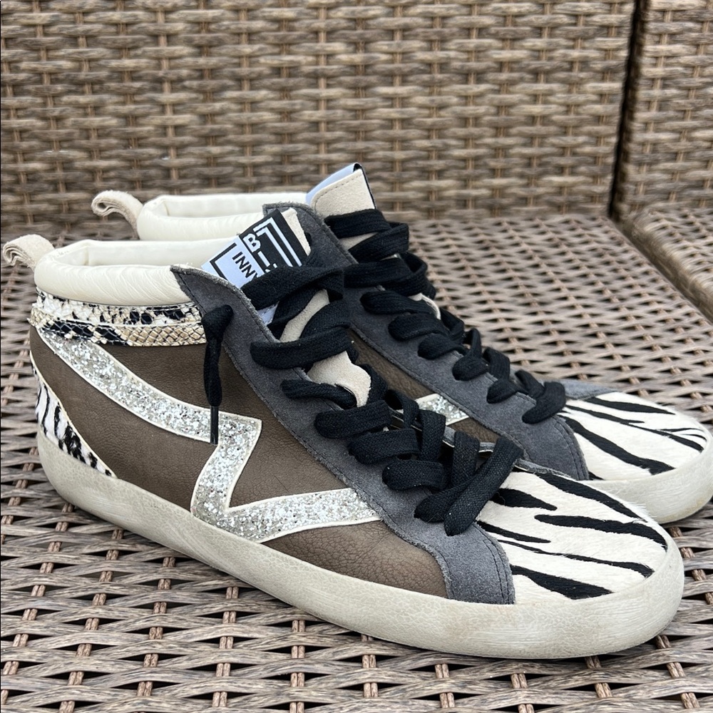 Gianni Bini Women's Zebra & Snake Print High-Top Sneakers Silver Glitter‎ Detail